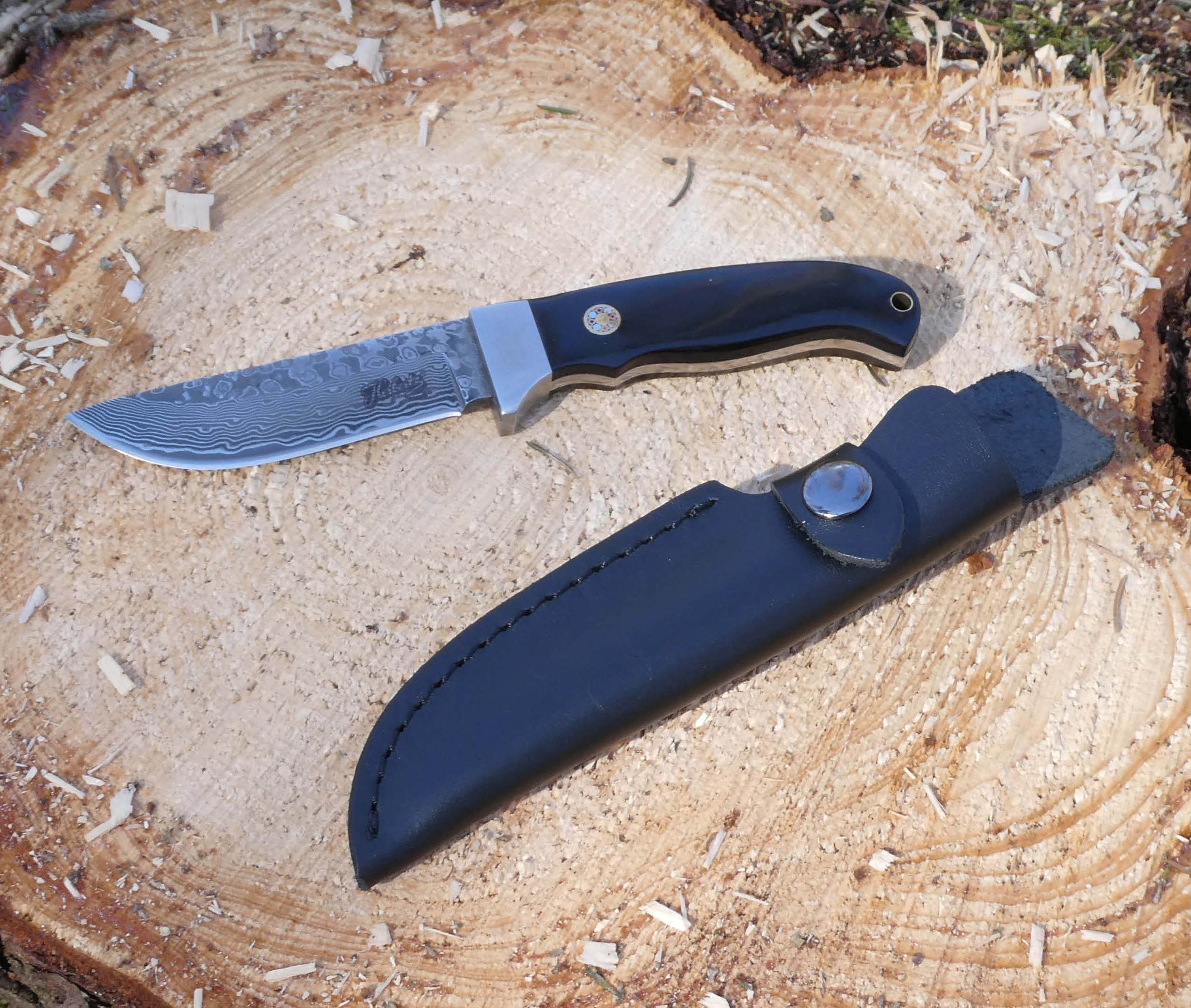 Herbertz Selektion Jagdmess Gürtelmesser bietet eine 69 -lagige Damaszenerklinge Klingenlänge 9 cm