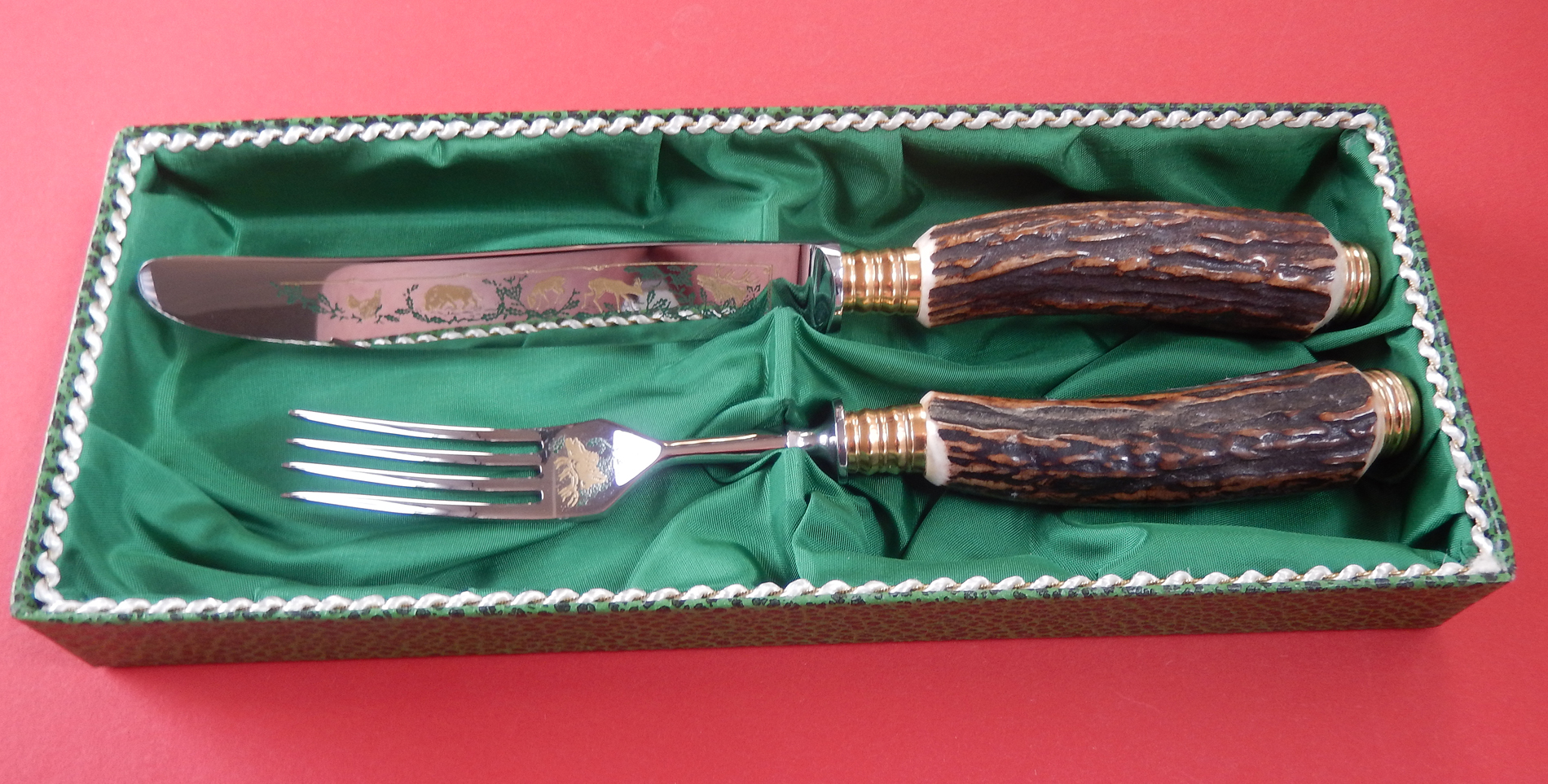 Messer und Gabel Rehwappen Griff aus echtem Hirschhorn, von Linder bei iss bestellen