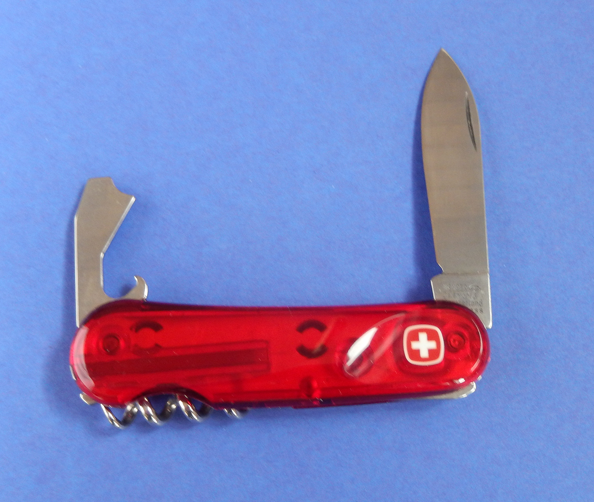 Wenger SchweizerTaschenmesser Basic in transparent rot mit 6 Funktionen bei ISS