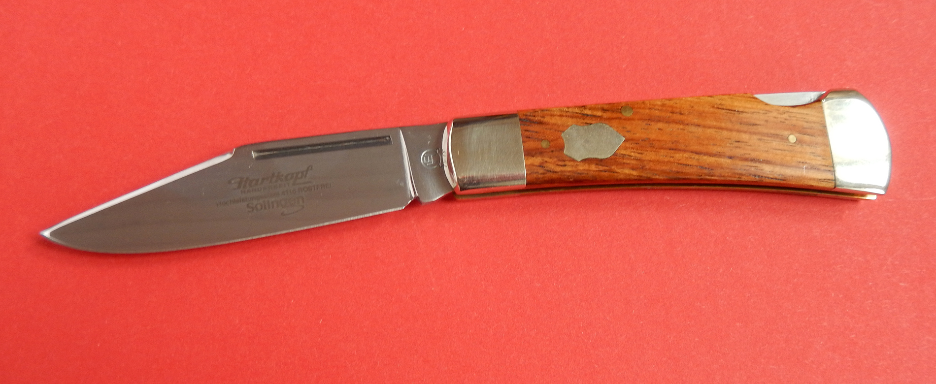 Hartkopf Taschenmesser Olivenhalz Hechtklinge aus rostfreiem 1.4034 Stahl.