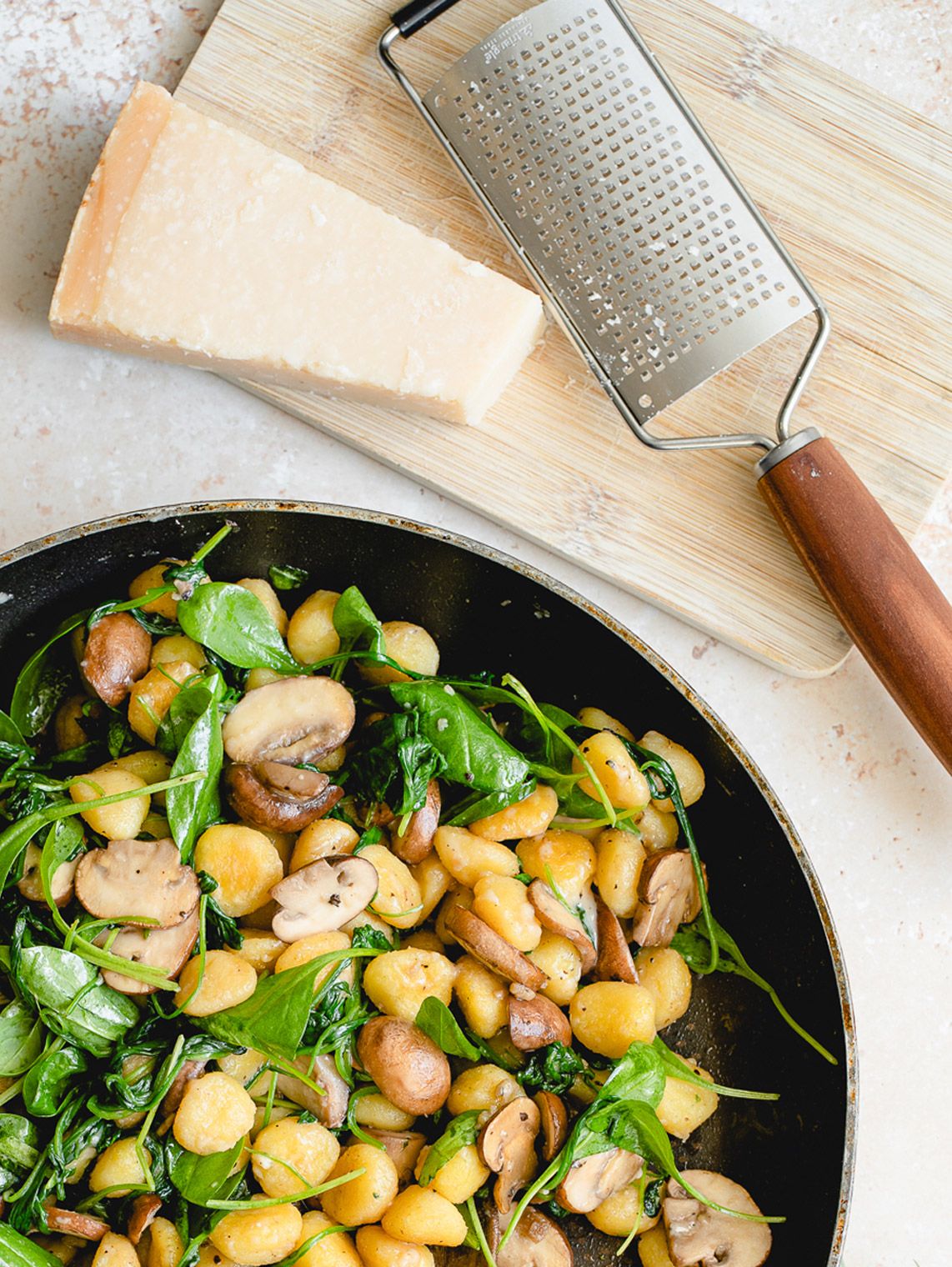 KÄSEREIBE MOOD   Kirschholz von triangel Quality Made in SG