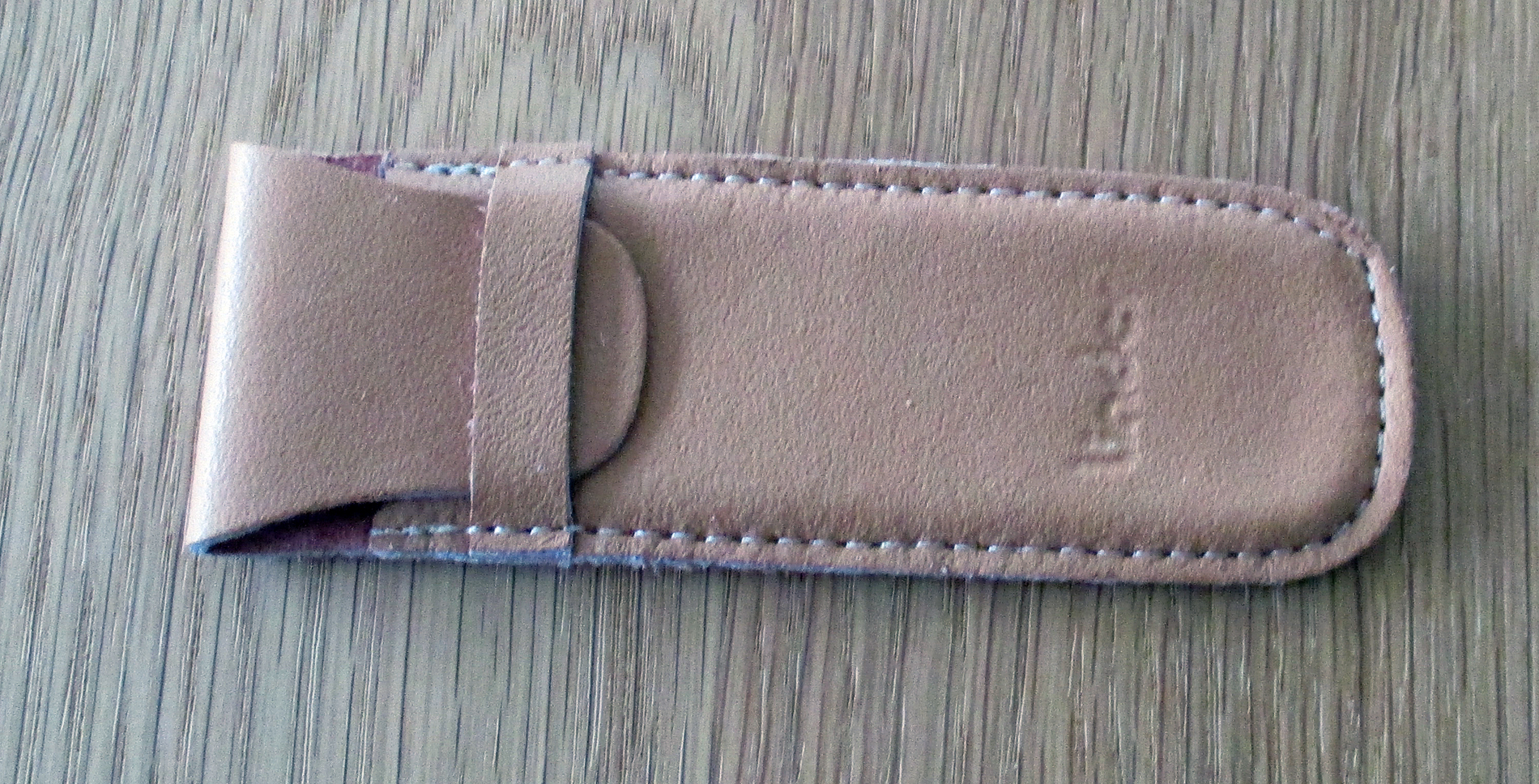 Flaches Messeretui für kleine, schlanke Taschenmesser